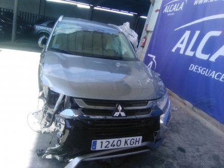 Vehiculo en el desguace: MITSUBISHI OUTLANDER III (GG_W, GF_W, ZJ, ZL, ZK) 2.0 Hybrid 4WD (GG2W)