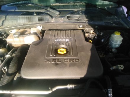 Vehiculo en el desguace: JEEP CHEROKEE (KJ) 2.8 CRD 4x4