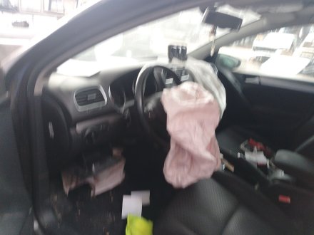 Vehiculo en el desguace: VOLKSWAGEN GOLF VI (5K1) 1.6 TDI