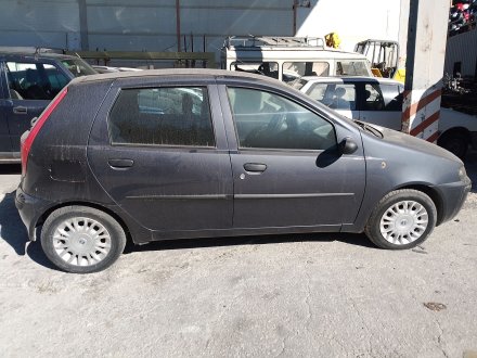 Vehiculo en el desguace: FIAT PUNTO (188_) 1.9 DS 60 (188.031, .051, .231, .251)