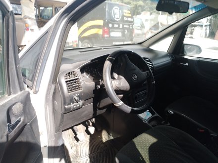 Vehiculo en el desguace: OPEL ZAFIRA A Monospace (T98) 2.0 DTI 16V (F75)