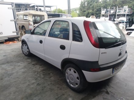 Vehiculo en el desguace: OPEL CORSA C (X01) 1.0 (F08, F68)