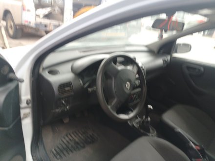Vehiculo en el desguace: OPEL CORSA C (X01) 1.0 (F08, F68)