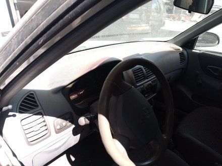 Vehiculo en el desguace: HYUNDAI ACCENT II (LC) 1.3