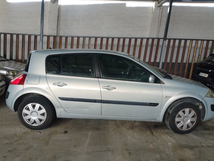 Vehiculo en el desguace: RENAULT MEGANE II (BM0/1_, CM0/1_) 1.6 16V (BM0C, CM0C)