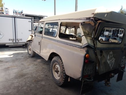Vehiculo en el desguace: LAND ROVER 88/109 2.3 D (LR 88 DL, LR 109 DL)