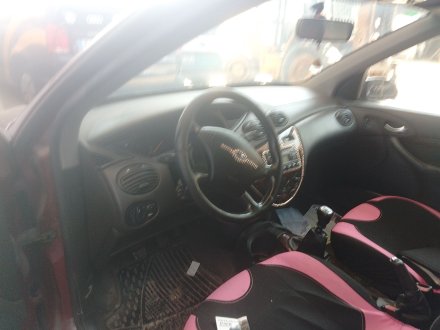 Vehiculo en el desguace: FORD FOCUS I (DAW, DBW) 1.8 Turbo DI / TDDi