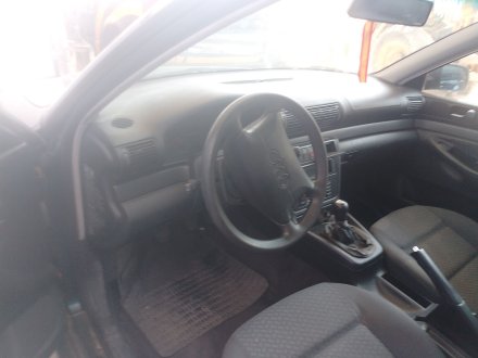 Vehiculo en el desguace: AUDI A4 B5 (8D2) 1.8