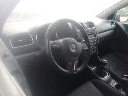 Vehiculo en el desguace: VOLKSWAGEN GOLF VI (5K1) 1.6 TDI