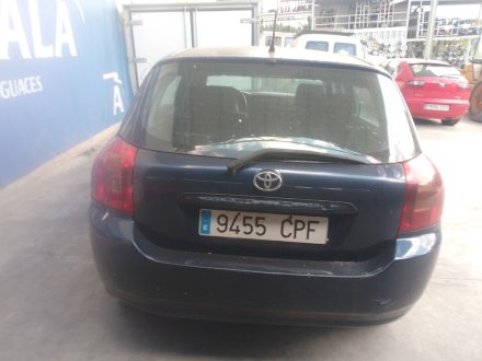 Vehiculo en el desguace: TOYOTA COROLLA (_E12_) 2.0 D-4D (CDE120R_, CDE120L_)