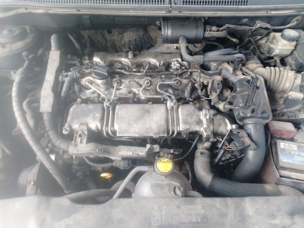 Vehiculo en el desguace: TOYOTA COROLLA (_E12_) 2.0 D-4D (CDE120R_, CDE120L_)