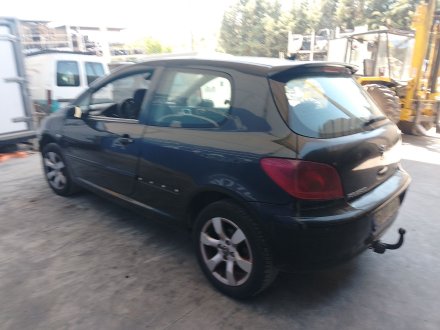 Vehiculo en el desguace: PEUGEOT 307 (3A/C) 1.6 HDi 110