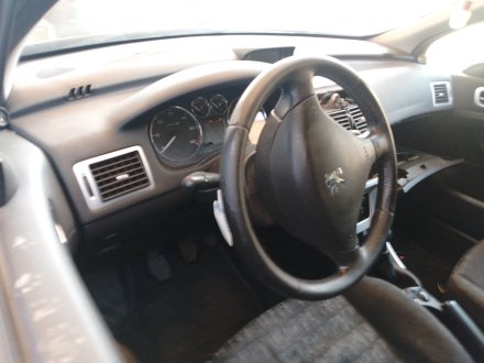 Vehiculo en el desguace: PEUGEOT 307 (3A/C) 1.6 HDi 110
