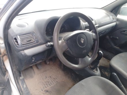 Vehiculo en el desguace: RENAULT CLIO II (BB_, CB_) 1.5 dCi (B/CB3M)