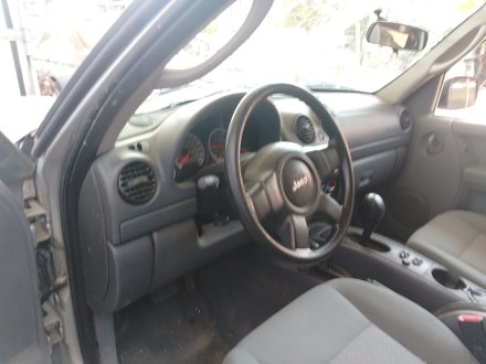 Vehiculo en el desguace: JEEP CHEROKEE (KJ) 2.8 CRD 4x4