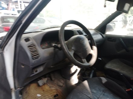 Vehiculo en el desguace: NISSAN TERRANO II (R20) 2.7 TDi 4WD