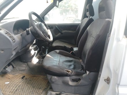 Vehiculo en el desguace: NISSAN TERRANO II (R20) 2.7 TDi 4WD