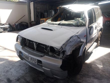 Vehiculo en el desguace: NISSAN TERRANO II (R20) 2.7 TDi 4WD