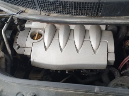 Vehiculo en el desguace: RENAULT SCÉNIC II (JM0/1_) 1.6 (JM0C, JM0J, JM1B)