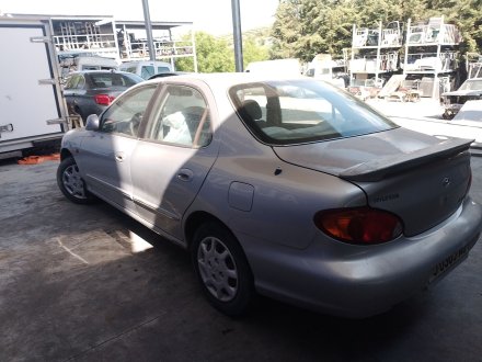 Vehiculo en el desguace: HYUNDAI LANTRA II (J-2) 1.6 16V