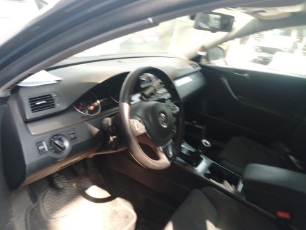 Vehiculo en el desguace: VOLKSWAGEN PASSAT B6 (3C2) 2.0 TDI