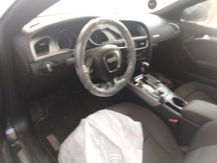 Vehiculo en el desguace: AUDI A5 (8T3) 2.7 TDI