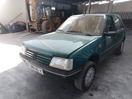 Vehiculo en el desguace: PEUGEOT 205 II (20A/C) 1.7 Diesel