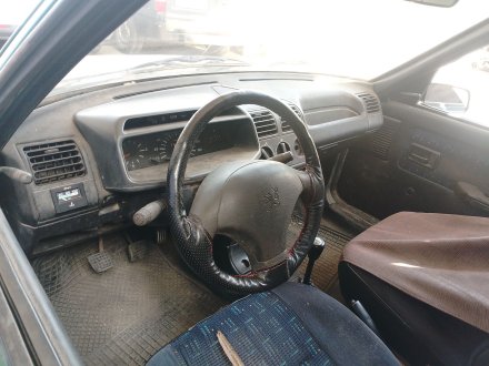 Vehiculo en el desguace: PEUGEOT 205 II (20A/C) 1.7 Diesel