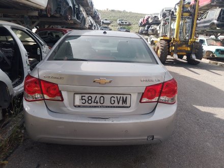Vehiculo en el desguace: CHEVROLET CRUZE (J300) 2.0 CDI