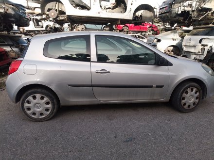 Vehiculo en el desguace: RENAULT CLIO III (BR0/1, CR0/1) 1.2 16V (BR02, BR0J, BR11, CR02, CR0J, CR11)