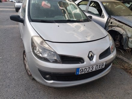 Vehiculo en el desguace: RENAULT CLIO III (BR0/1, CR0/1) 1.2 16V (BR02, BR0J, BR11, CR02, CR0J, CR11)