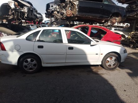 Vehiculo en el desguace: OPEL VECTRA B (J96) 2.0 DTI 16V (F19)