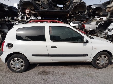 Vehiculo en el desguace: RENAULT CLIO II (BB_, CB_) 1.5 dCi (B/CB08)