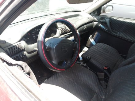 Vehiculo en el desguace: OPEL ASTRA F CLASSIC Sedán (T92) 1.6 i (F19, M19)