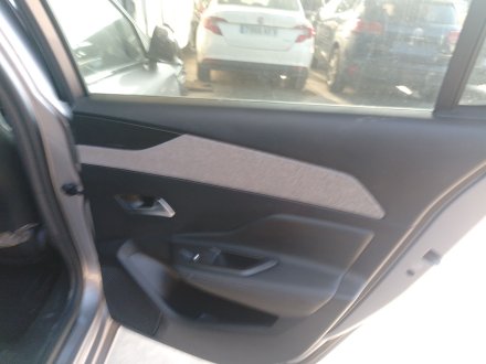Vehiculo en el desguace: PEUGEOT 308 III (FB_, FH_, FP_, F3_, FM_) BlueHDi 130 (FBYHZL, FBYHZT)