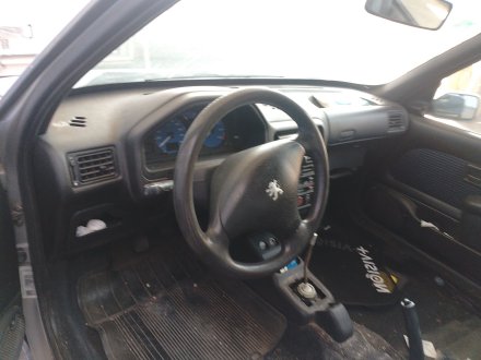 Vehiculo en el desguace: PEUGEOT 106 II (1A_, 1C_) 1.1 i