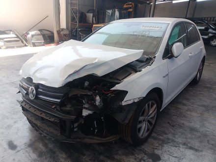 Vehiculo en el desguace: VOLKSWAGEN GOLF VII (5G1, BQ1, BE1, BE2) 1.5 TGI