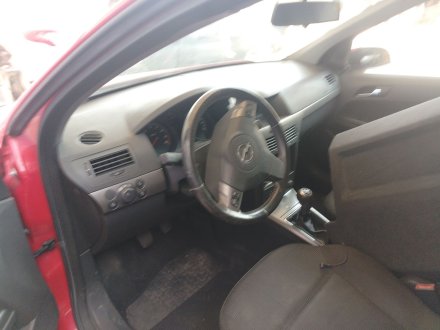 Vehiculo en el desguace: OPEL ASTRA H (A04) 1.4 (L48)