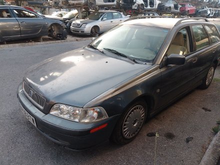 Vehiculo en el desguace: VOLVO V40 Station Wagon (645) 1.9 DI
