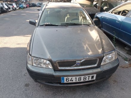 Vehiculo en el desguace: VOLVO V40 Station Wagon (645) 1.9 DI
