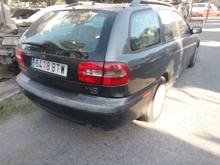 Vehiculo en el desguace: VOLVO V40 Station Wagon (645) 1.9 DI