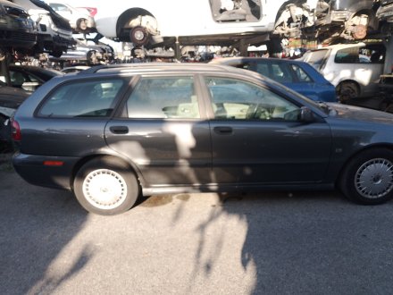 Vehiculo en el desguace: VOLVO V40 Station Wagon (645) 1.9 DI