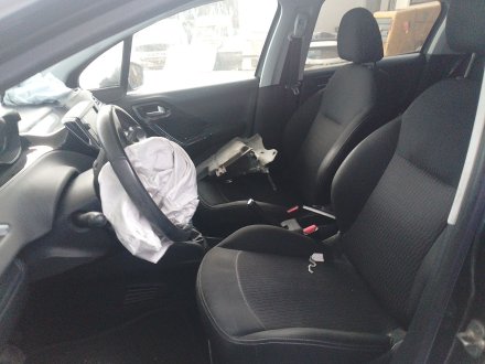 Vehiculo en el desguace: PEUGEOT 208 I (CA_, CC_) 1.6 HDi / BlueHDi 75