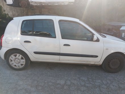 Vehiculo en el desguace: RENAULT CLIO II (BB_, CB_) 1.5 dCi (B/CB07)