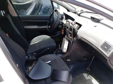Vehiculo en el desguace: PEUGEOT 307 (3A/C) 2.0 HDi 90