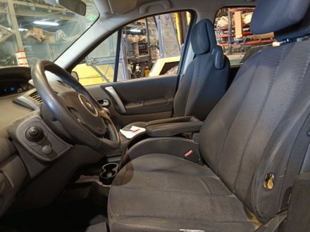 Vehiculo en el desguace: RENAULT SCÉNIC II (JM0/1_) 1.5 dCi (JM1E, JM16)