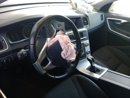 Vehiculo en el desguace: VOLVO S60 II (134) D4