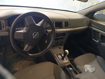Vehiculo en el desguace: OPEL VECTRA C (Z02) 2.2 DTI 16V (F69)