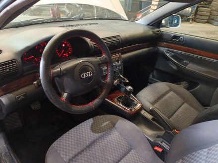 Vehiculo en el desguace: AUDI A4 B5 (8D2) 1.8