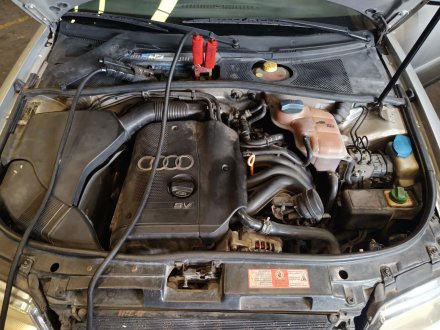 Vehiculo en el desguace: AUDI A4 B5 (8D2) 1.8